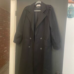Vintage 80s alert! Women's Black Overcoat